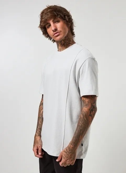 camiseta box atoalhada com costuras camiseta box atoalhada com costuras