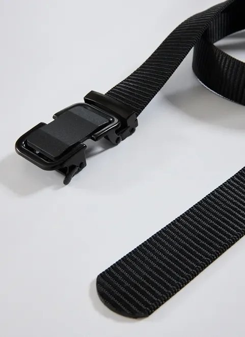 cinto preto com fivela regulável cinto preto com fivela regulável