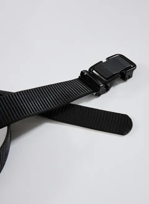 cinto preto com fivela regulável cinto preto com fivela regulável