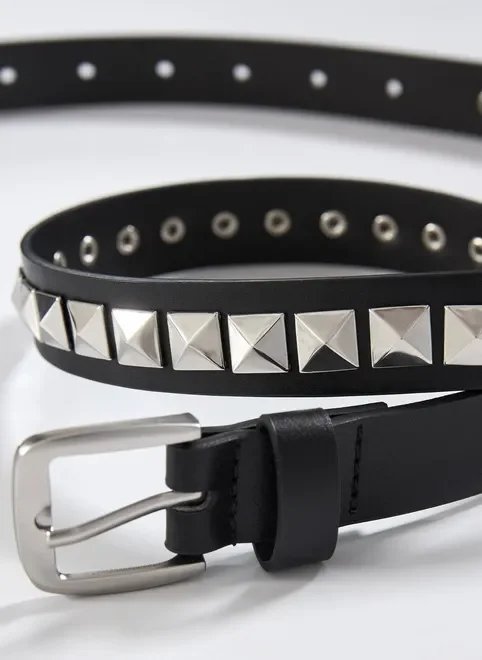 cinto preto com tachas quadradas cinto preto com tachas quadradas