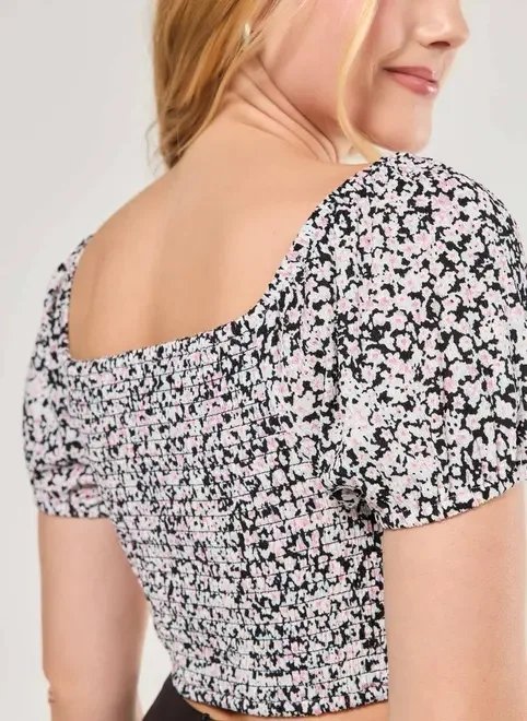 cropped manga curta florzinhas cropped manga curta florzinhas