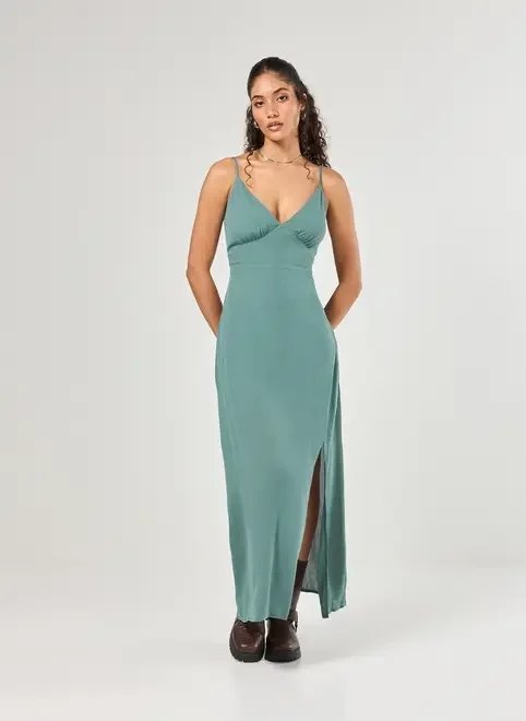 vestido midi com fenda e alcinhas vestido midi com fenda e alcinhas
