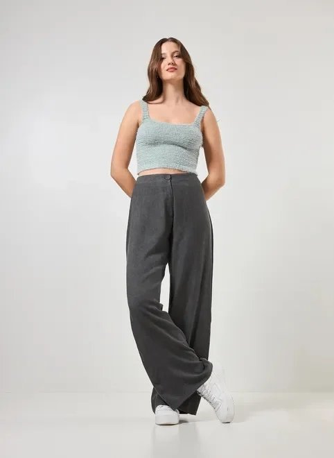 calça pantalona em tecido preto estonado calça pantalona em tecido preto estonado