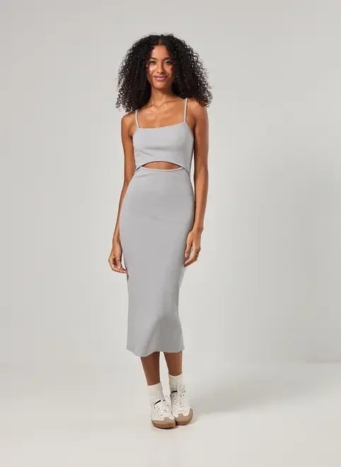 vestido tubinho midi com abertura vestido tubinho midi com abertura