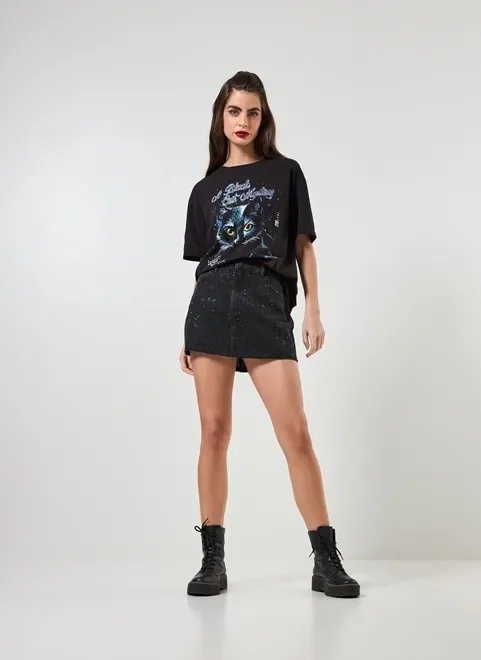 camiseta oversized preta com gato camiseta oversized preta com gato