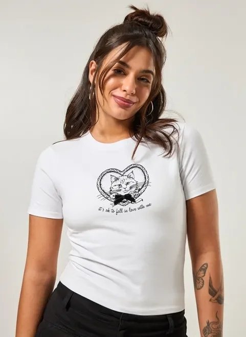 blusa mini tee branca gato com laço blusa mini tee branca gato com laço