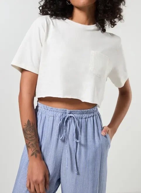 camiseta cropped estampa costas camiseta cropped estampa costas