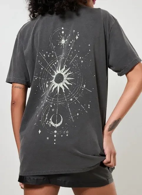 camiseta super oversized estonada mística camiseta super oversized estonada mística