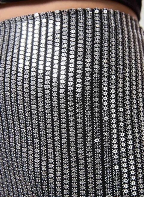 saia preta com paetê prateado saia preta com paetê prateado