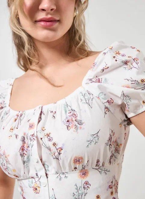 cropped romântico off-white com flores cropped romântico off-white com flores