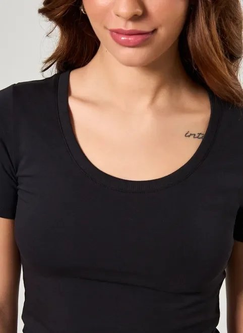 blusa básica justa manga curta blusa básica justa manga curta