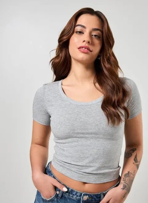 blusa básica justa manga curta blusa básica justa manga curta