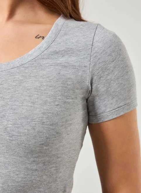 blusa básica justa manga curta blusa básica justa manga curta