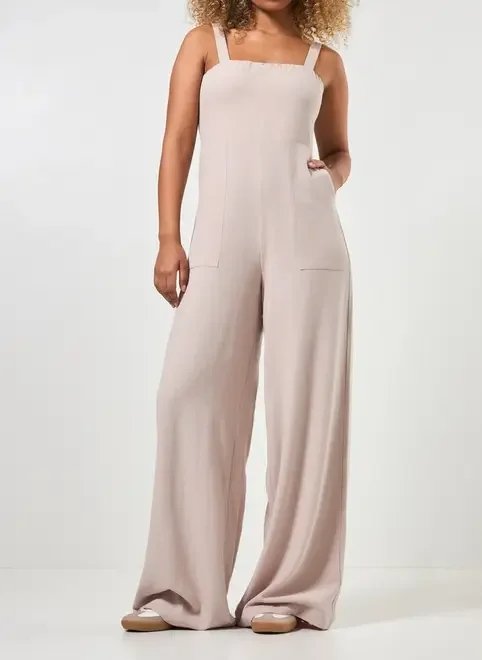 macacão longo em linho tom areia macacão longo em linho tom areia