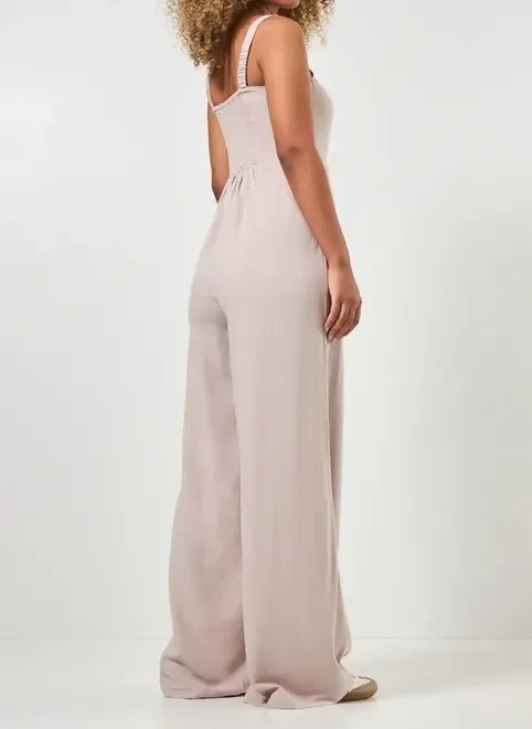 macacão longo em linho tom areia macacão longo em linho tom areia