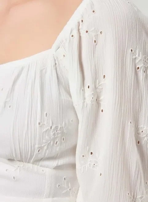 cropped manga longa broderie off-white cropped manga longa broderie off-white