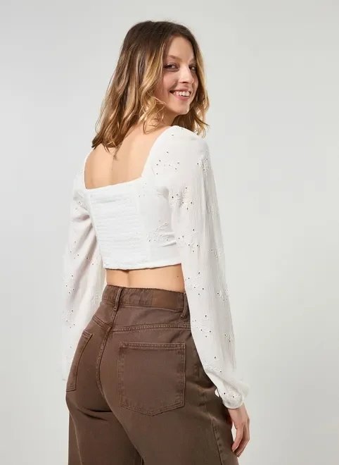 cropped manga longa broderie off-white cropped manga longa broderie off-white