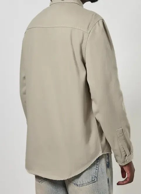 jaqueta estilo camisa em sarja esverdeada jaqueta estilo camisa em sarja esverdeada