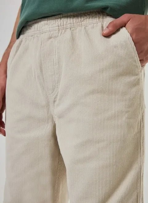 calça reta em veludo cotelê calça reta em veludo cotelê