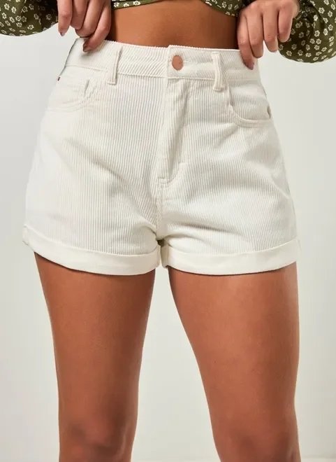 short mom em sarja veludo cotelê short mom em sarja veludo cotelê