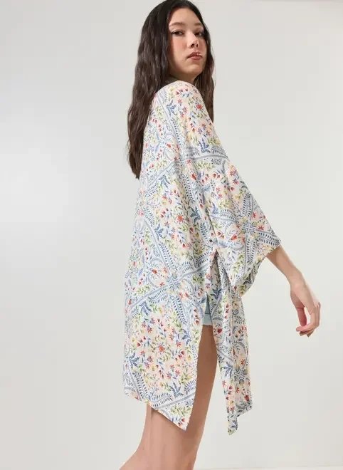 kimono florido com fios brilhantes kimono florido com fios brilhantes