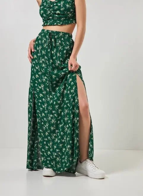 saia longa verde florida com fio metalizado saia longa verde florida com fio metalizado