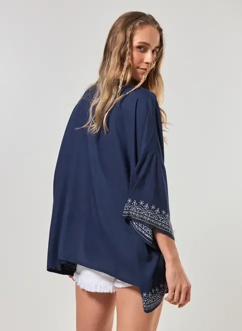 kimono azul com bordados kimono azul com bordados