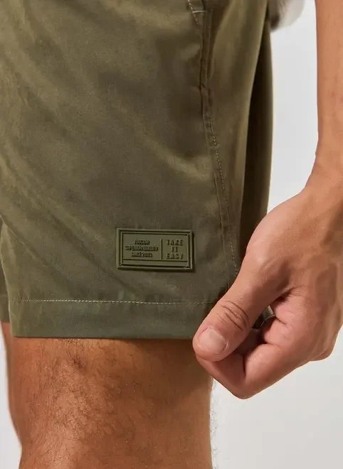 bermuda em tecido estonado bermuda em tecido estonado