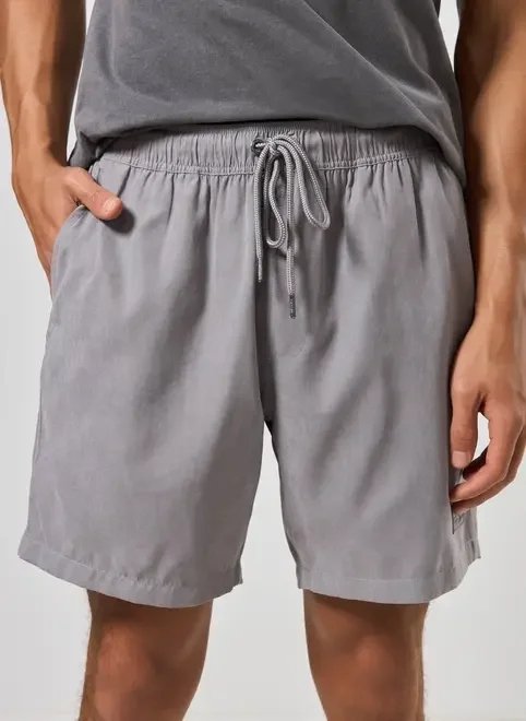 bermuda em tecido estonado bermuda em tecido estonado