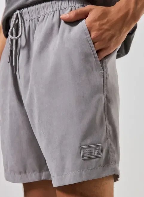 bermuda em tecido estonado bermuda em tecido estonado