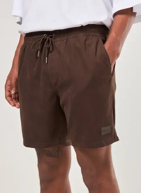 bermuda em tecido estonado bermuda em tecido estonado