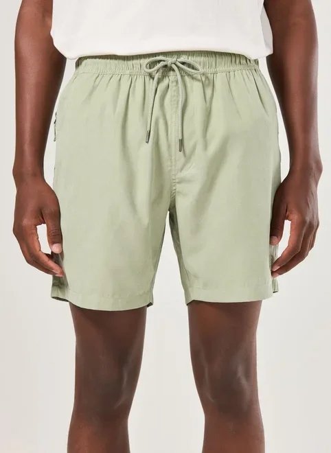 bermuda em tecido estonado bermuda em tecido estonado