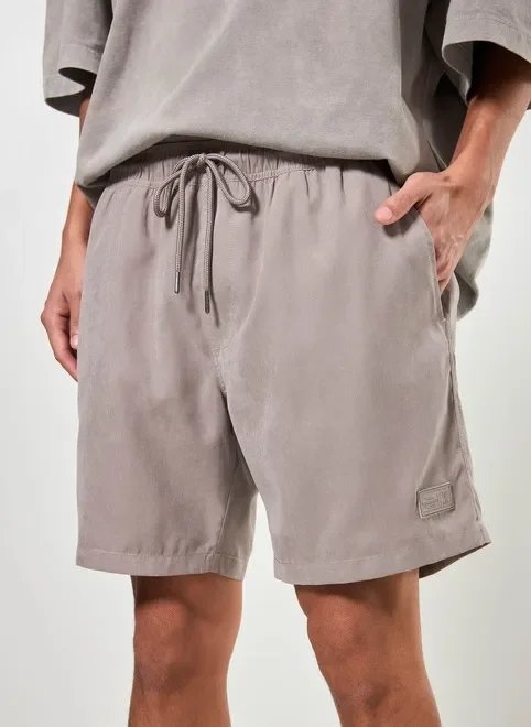 bermuda em tecido estonado bermuda em tecido estonado