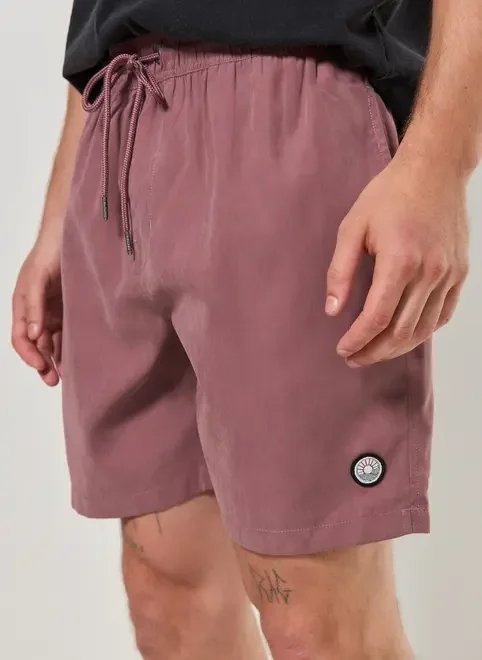 bermuda com tecido leve estonado bermuda com tecido leve estonado