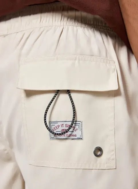 bermuda com tecido leve estonado bermuda com tecido leve estonado