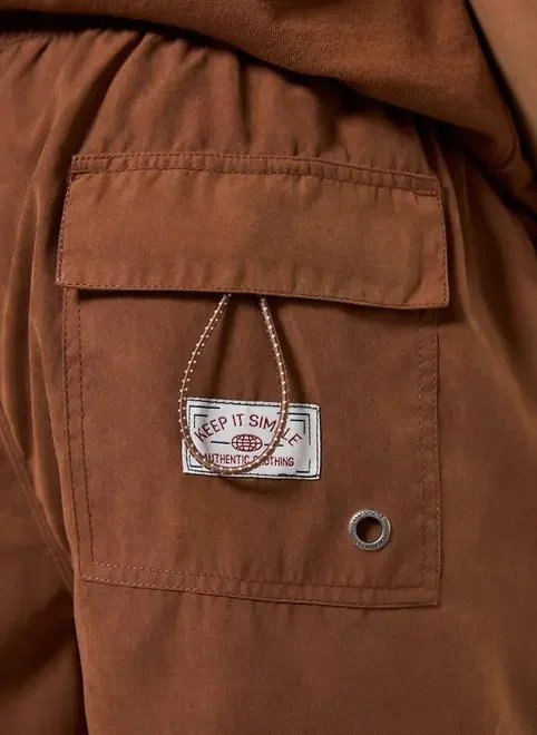 bermuda com tecido leve estonado bermuda com tecido leve estonado