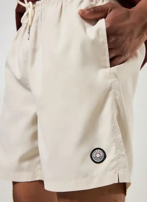 bermuda com tecido leve estonado bermuda com tecido leve estonado