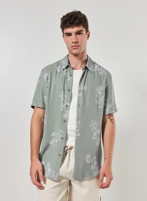 camisa manga curta estampa folhas camisa manga curta estampa folhas