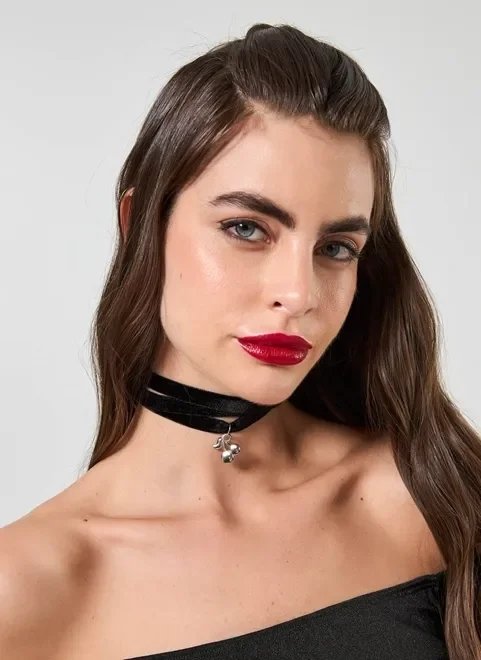 choker veludo preto com pingentes choker veludo preto com pingentes