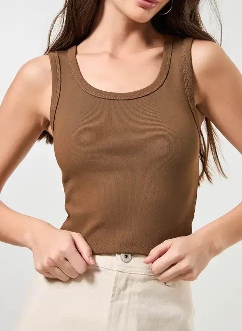 regata marrom em ribana encorpada regata marrom em ribana encorpada