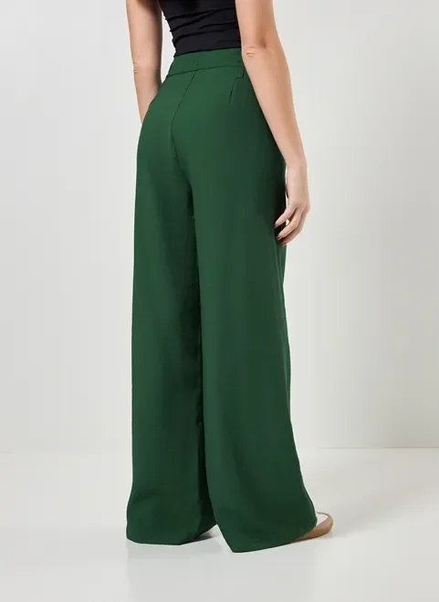 calça verde com pregas e amarração calça verde com pregas e amarração