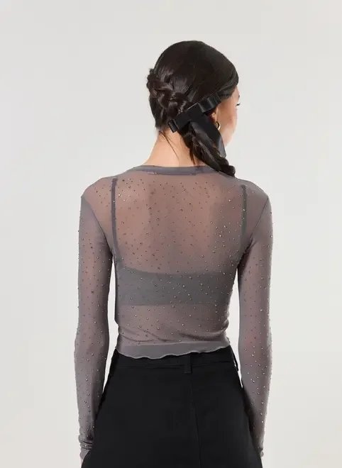 blusa tule chumbo com tachas blusa tule chumbo com tachas