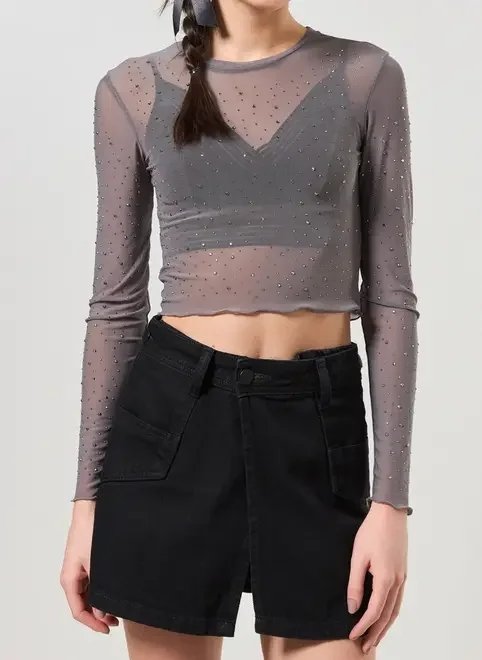 blusa tule chumbo com tachas blusa tule chumbo com tachas