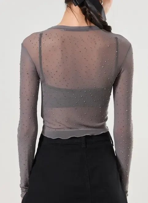 blusa tule chumbo com tachas blusa tule chumbo com tachas