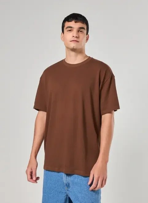 camiseta oversized em malha retilínea camiseta oversized em malha retilínea