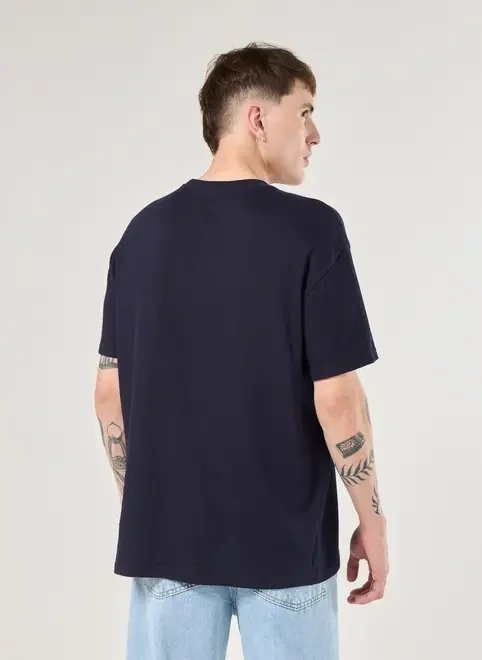 camiseta oversized em malha retilínea camiseta oversized em malha retilínea