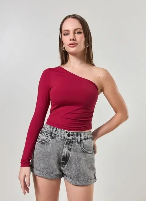 blusa manga única em poliamida blusa manga única em poliamida