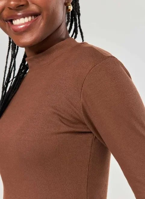 blusa manga longa com golinha blusa manga longa com golinha