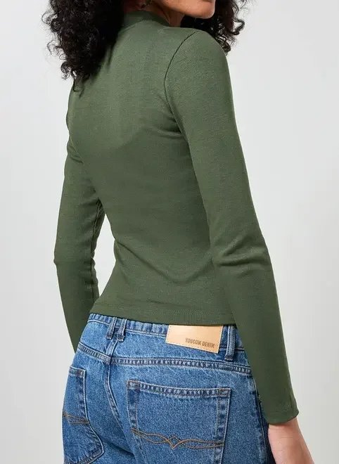 blusa manga longa com golinha blusa manga longa com golinha