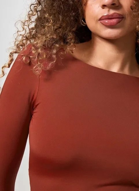 blusa manga longa costas abertas poliamida blusa manga longa costas abertas poliamida